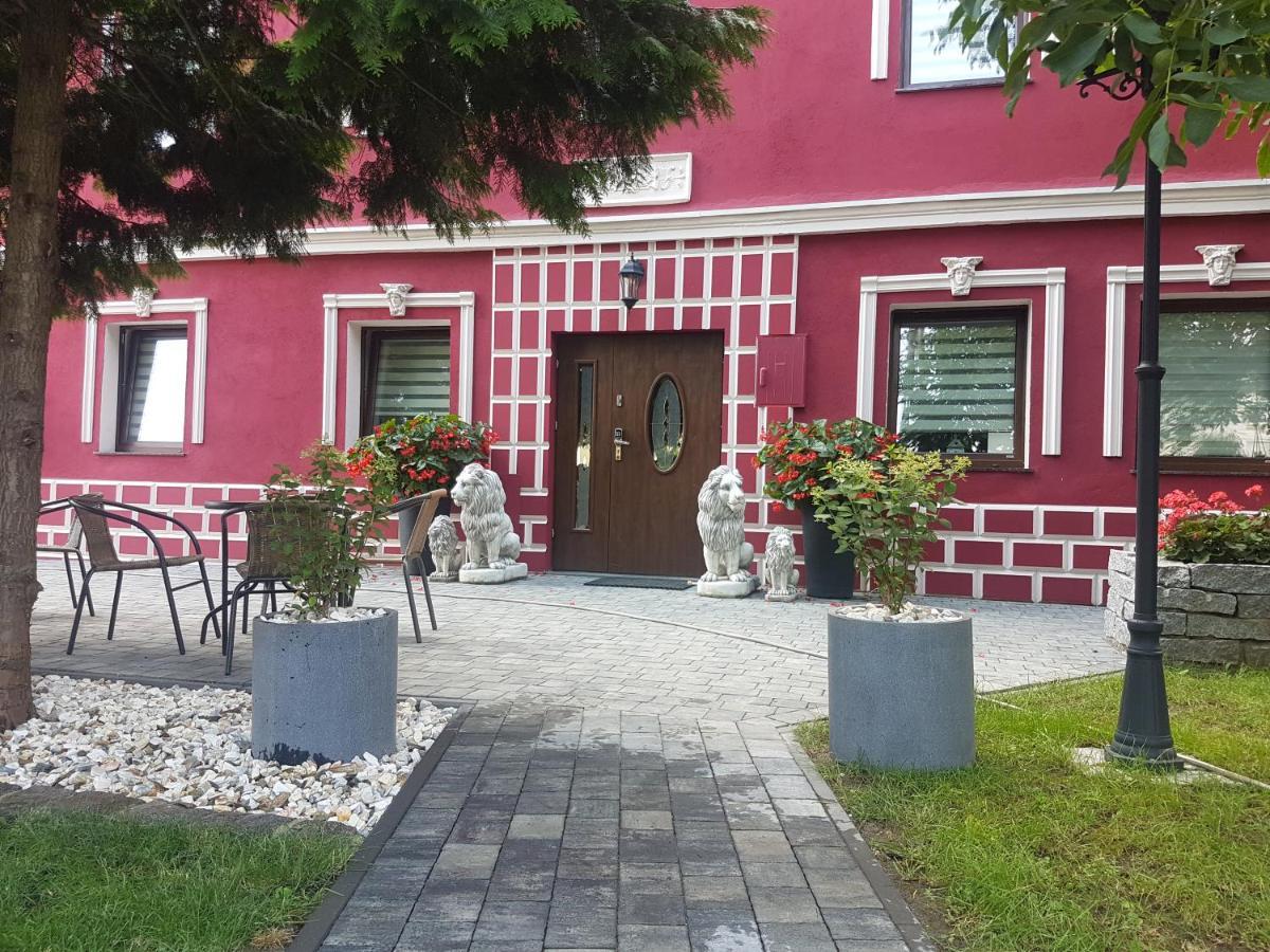Dworek Pod Lwami Lewin Brzeski Exterior foto